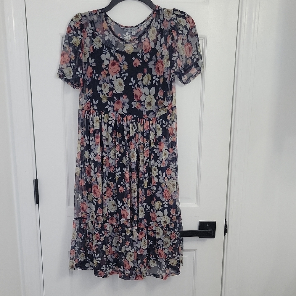 Black and Pink Puff Sleeve Sundress for Casual Occasions